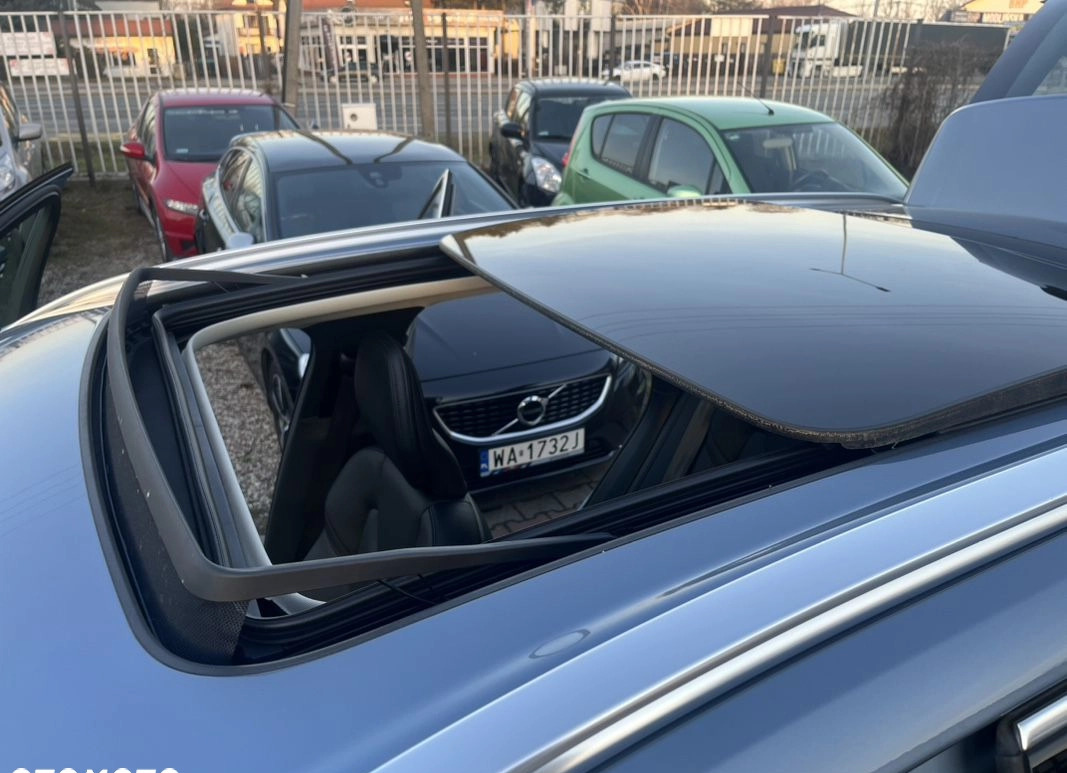 Volvo XC 60 cena 119900 przebieg: 148000, rok produkcji 2019 z Warszawa małe 211